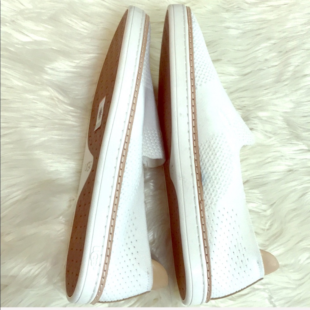 UGG Men's Shoes Size 11 - Picture 2 of 8